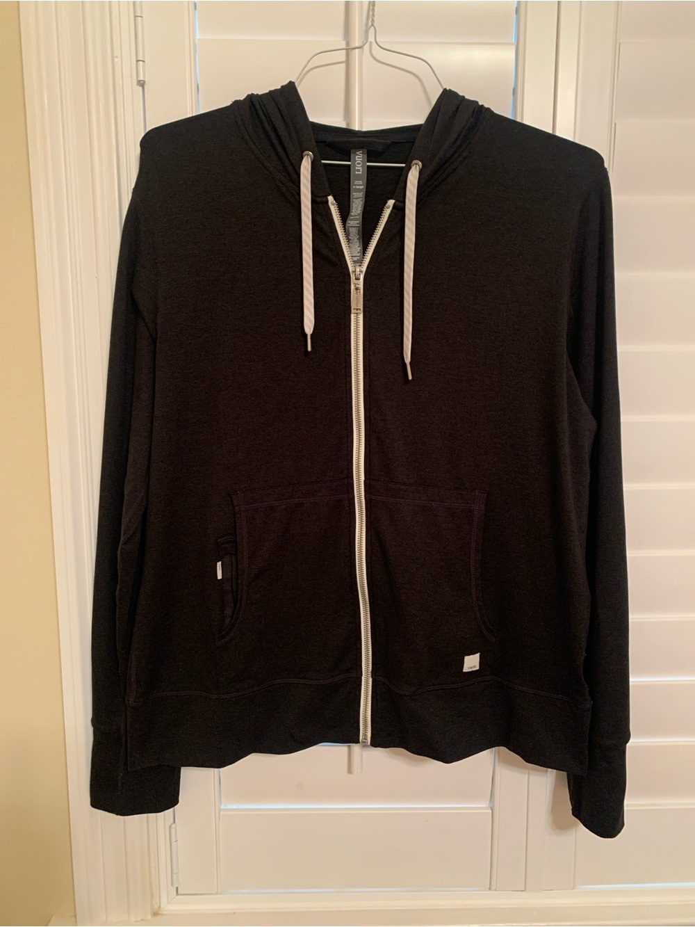 Vuori Women’s Halo Black Zip-Up Hoodie Sweater with Contrast Drawstrings